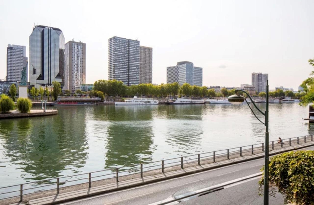 Bright 1Bedroom Apartment Centrally Located With Most Beautiful Views From Seine At 10 Minutes Walking From Beaugrenelle Shopping Mall And Eiffel Tower Paris Luaran gambar