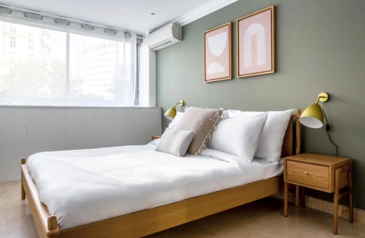 Bright 1Bedroom Apartment Centrally Located With Most Beautiful Views From Seine At 10 Minutes Walking From Beaugrenelle Shopping Mall And Eiffel Tower Paris Luaran gambar