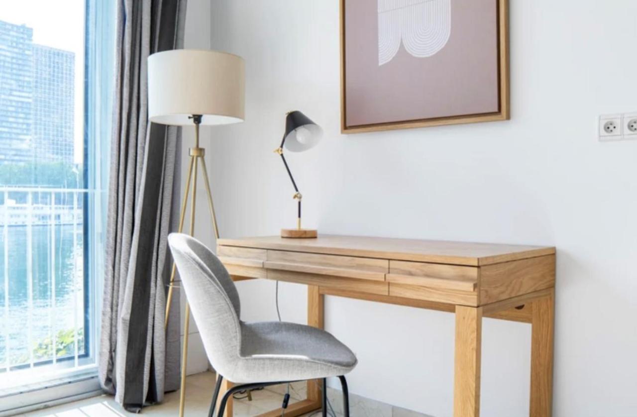 Bright 1Bedroom Apartment Centrally Located With Most Beautiful Views From Seine At 10 Minutes Walking From Beaugrenelle Shopping Mall And Eiffel Tower Paris Luaran gambar